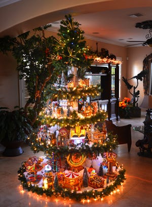 Juletræ med pariserhjul (med tog, pariserhjul, oplyste huse)